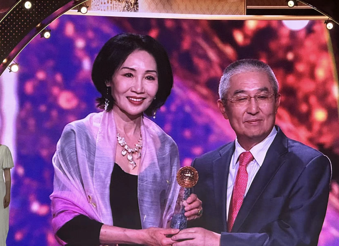 从麻省理工博士，到拯救千万华人的在英律师， 她荣获了影响世界华人大奖（组图） - 10