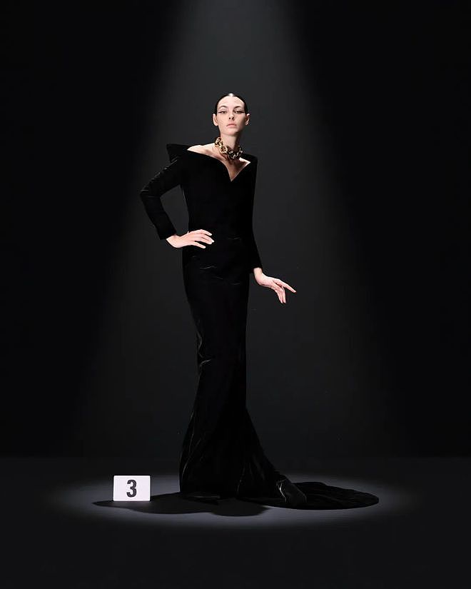 【时尚】刘雯这条几十斤重的锁链裙，是种怎样的高定（组图） - 73