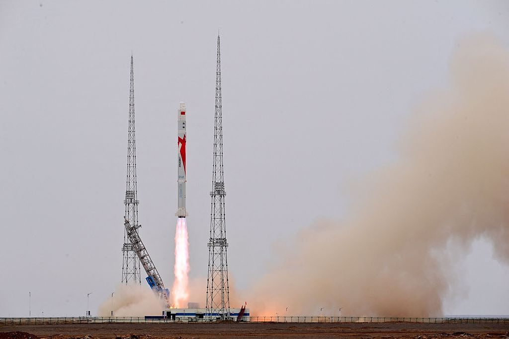 抢先SpaceX！中国进军太空市场，成功发射全球首枚甲烷火箭（图） - 1