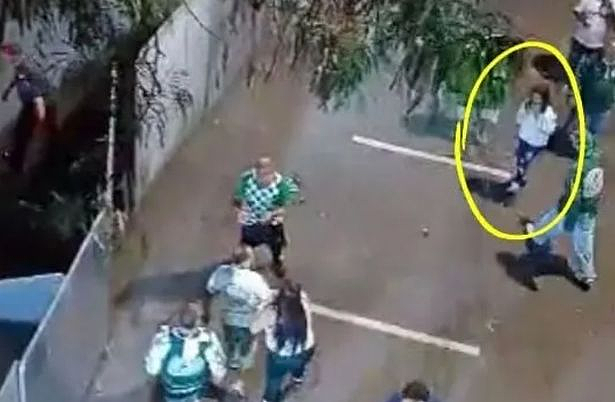 球迷冲突酿命案！巴西23岁女球迷被飞来酒樽“割破颈动脉”惨死（组图） - 5