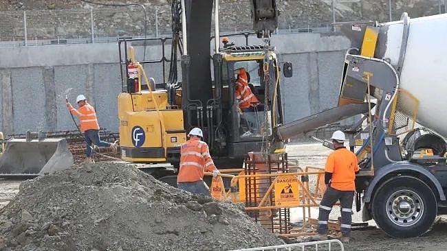 墨尔本隧道工人年薪$30万，外国小哥惊叹：澳洲工资高的离谱（组图） - 20
