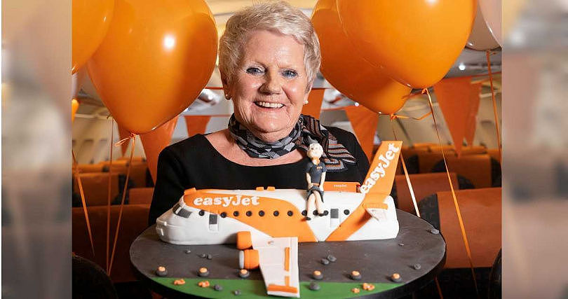 53岁当上空姐，73岁她仍在职，鼓励求职者勇敢追梦（图） - 1
