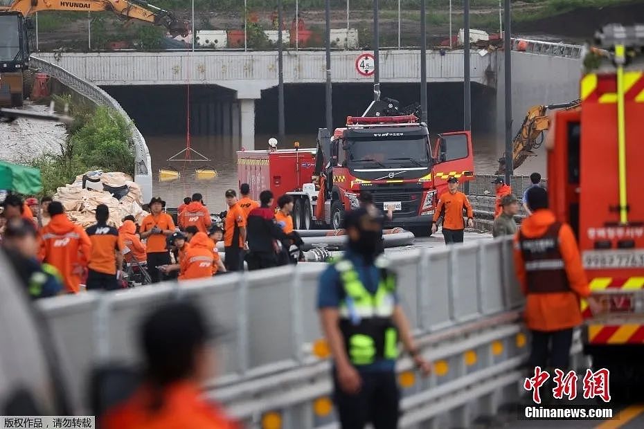 死亡人数35人！韩国发恐怖洪灾，城镇被水吞噬，车困隧道人活活淹死（组图） - 7