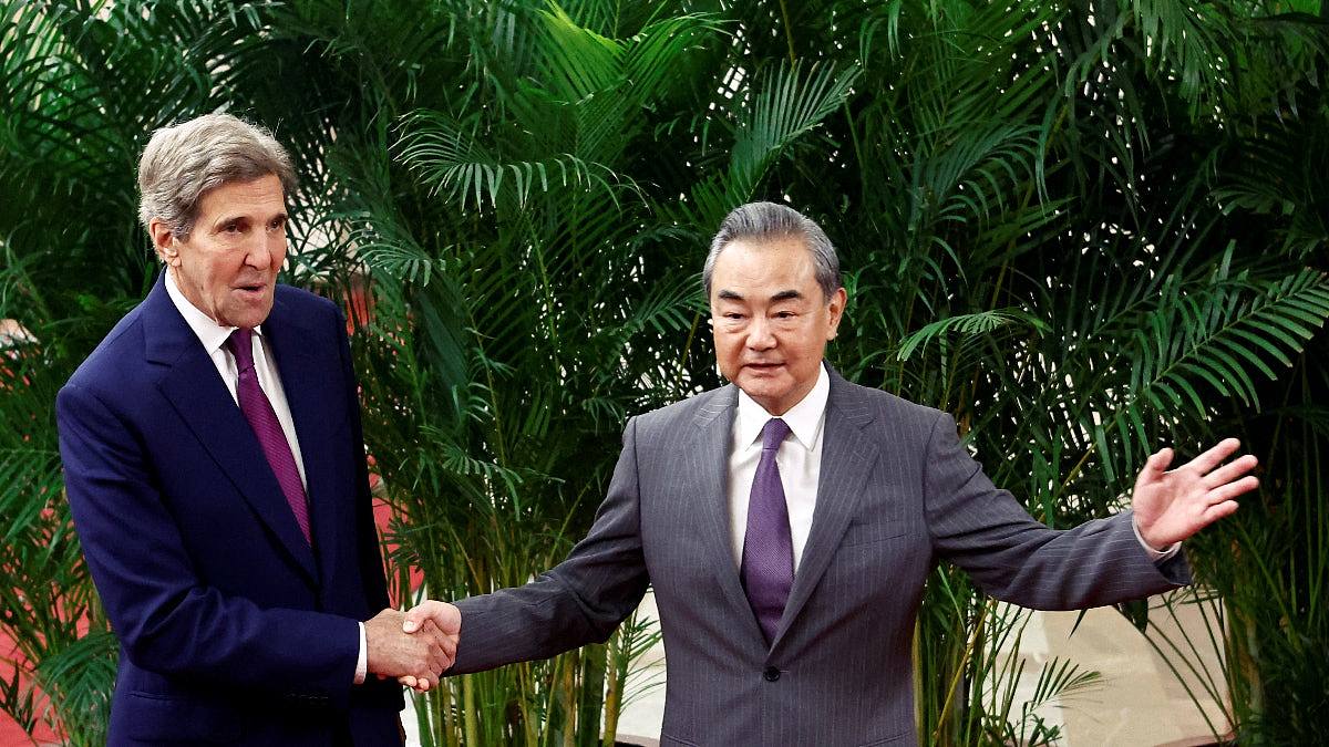 美国气候特使访中国：克里晤王毅，称拜登重视与习近平关系（图） - 1