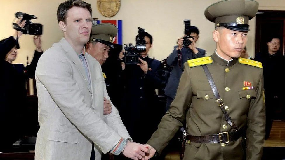 冷战后首位美军叛逃朝鲜？目击者说他笑着飞奔，太疯狂了（组图） - 10