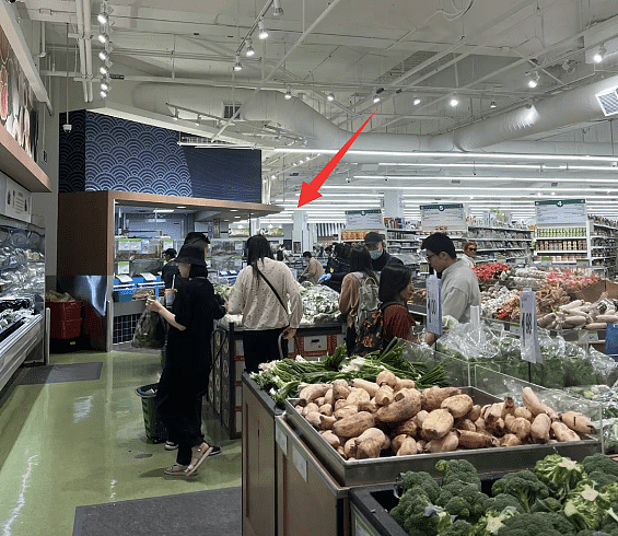 激动哭了！王祖贤惊现多伦多华人超市，素面朝天买特价菜，合影强调不用美颜（组图） - 9