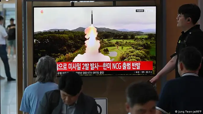 德媒：美派核潜艇停靠韩国！朝鲜再射2枚导弹（组图） - 1