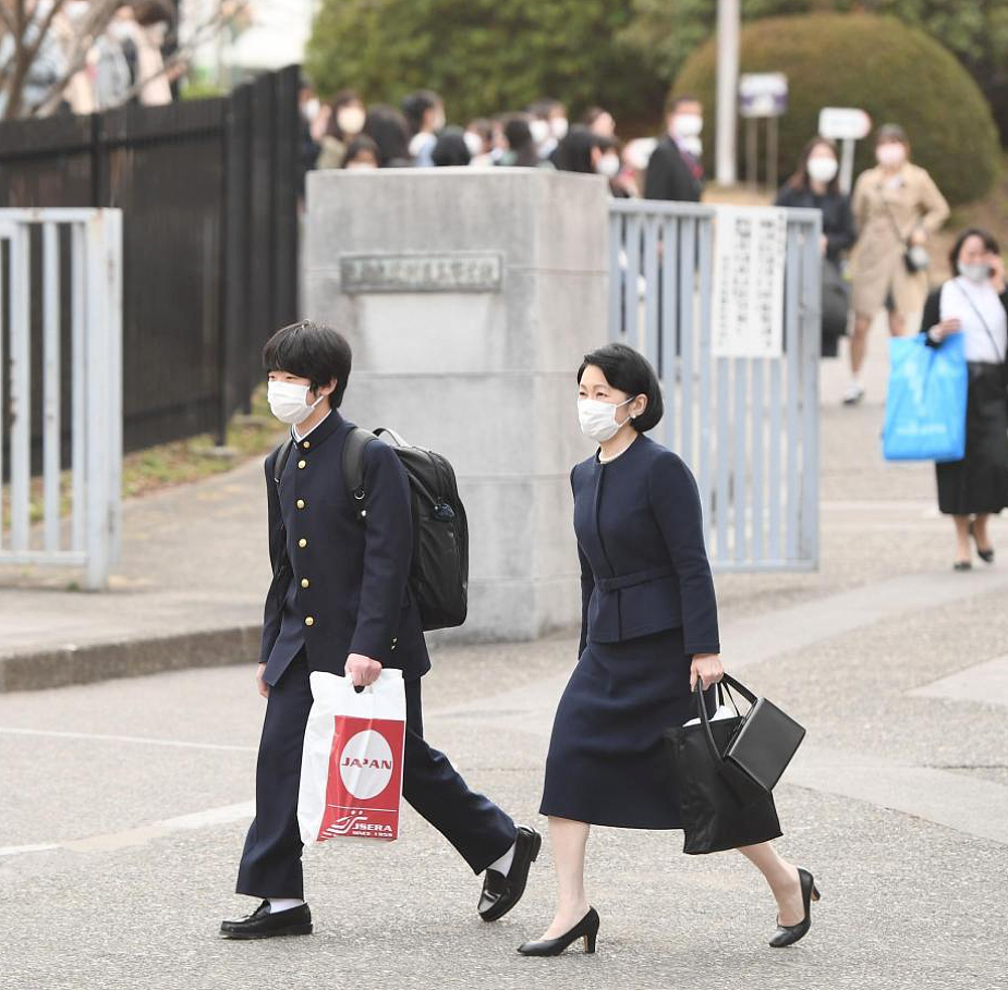 日本佳子公主独居引热议，要步姐姐的后尘，迈出“叛逃“日本王室第一步（组图） - 25