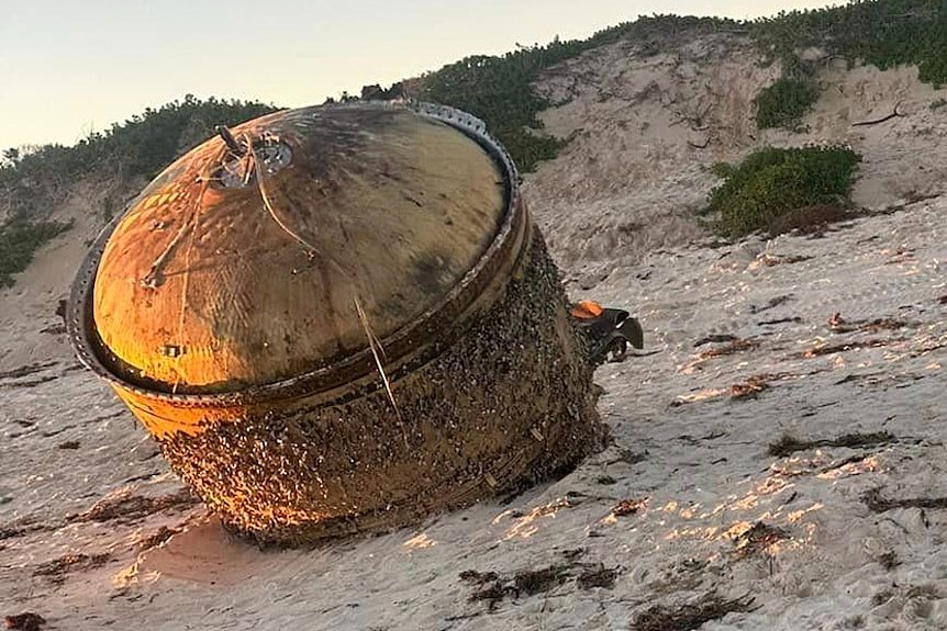 西澳州海滩突现“大罐子” 或为20年前印度火箭碎片（图） - 1