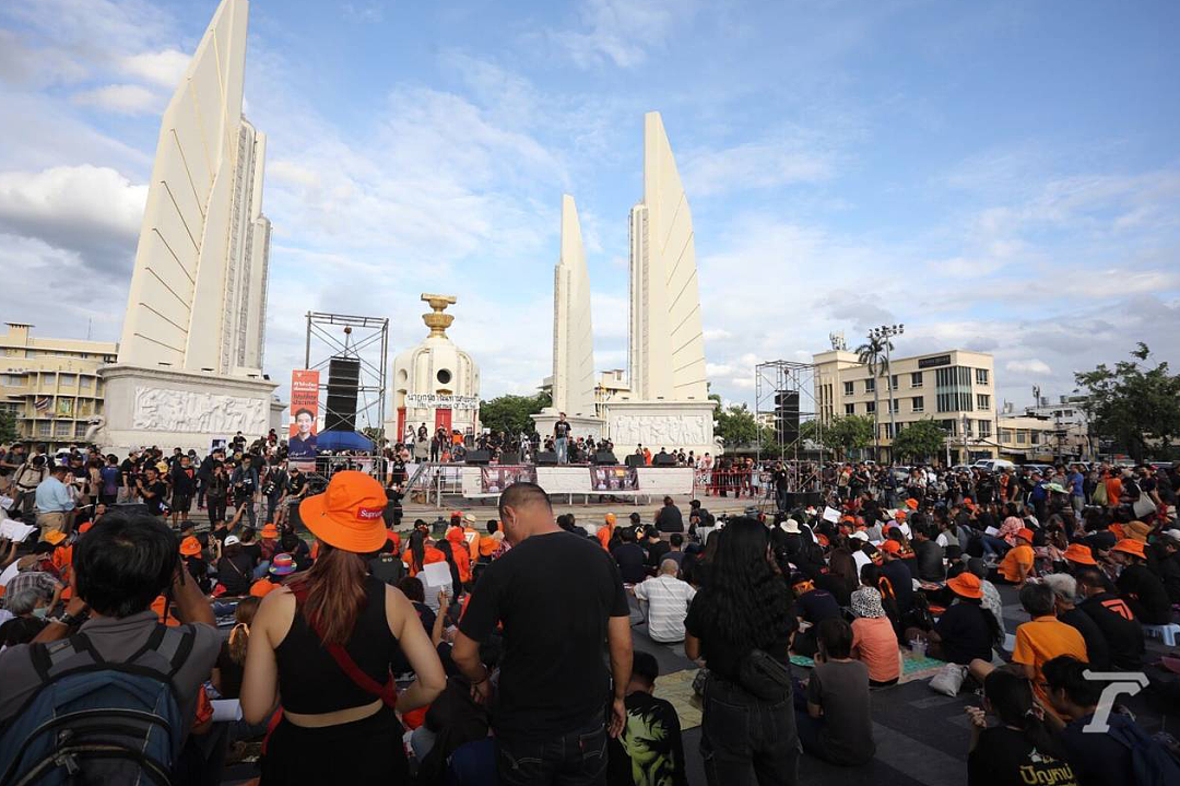 “阴间火葬”大爆发！泰国示威者情绪崩溃，街头“公开火化”上议院（组图） - 4
