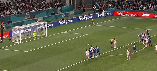 2-0！女足世界杯出现争议点球，瑞士历史第2胜，登小组第1（组图） - 6