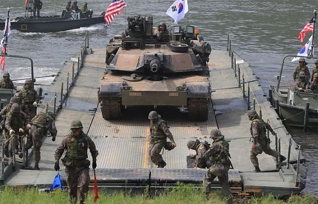 驻韩美国大兵当众大笑着跨过“三八线”叛逃朝鲜！朝鲜准备启用核武器？（组图） - 5