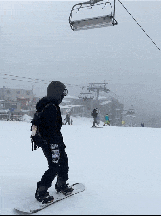谢霆锋墨尔本滑雪画面：蹲在雪地上教儿子Lucas，合影时摘掉面罩（组图） - 15