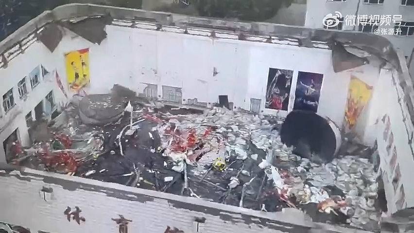 11人死亡！黑龙江中学体育馆坍塌，事故原因披露！目击者：事发时校女排队员正在训练（视频/组图） - 11