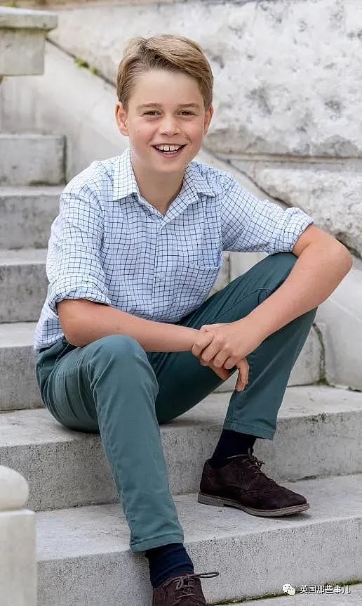 乔治小王子10岁生日官方照新鲜出炉啦！帅成翩翩少年，大长腿很绝（组图） - 1