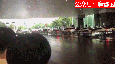 怒！炸街烧胎、撞车撞人、挑衅警察…这就是中国改装车文化？（组图） - 20