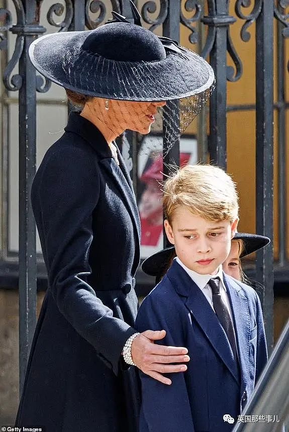 乔治小王子10岁生日官方照新鲜出炉啦！帅成翩翩少年，大长腿很绝（组图） - 54