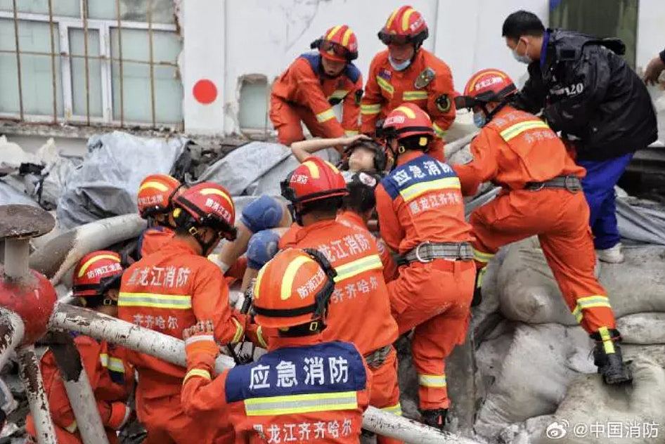 11人死亡！黑龙江中学体育馆坍塌，事故原因披露！目击者：事发时校女排队员正在训练（视频/组图） - 9