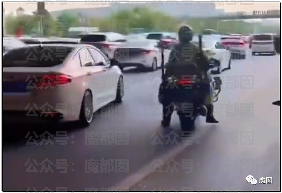 怒！炸街烧胎、撞车撞人、挑衅警察…这就是中国改装车文化？（组图） - 43