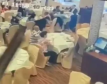 只需15秒！华人女子在餐厅遭遇闪电式抢劫，根本反应不过来（组图） - 5