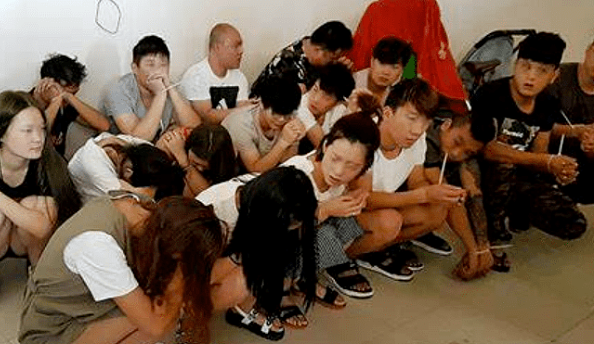 大使馆急发通知，华人注意！ 中国留学生遭袭击骗钱，华女被软禁7天轮奸凌虐（组图） - 2