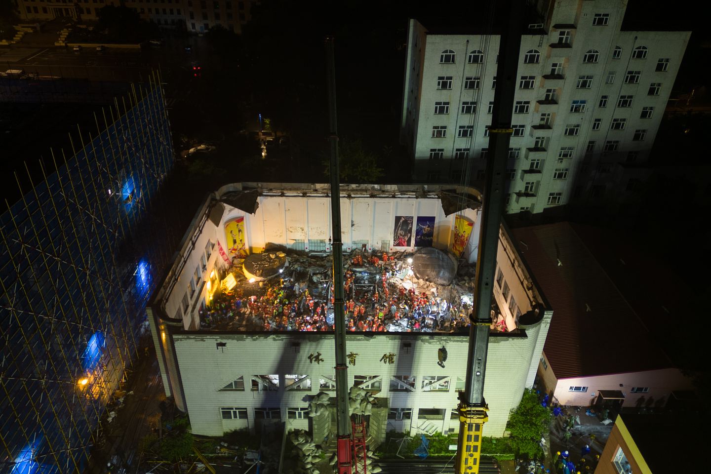 黑龙江中学体育馆屋顶坍塌，女排队员发图悼念：最好的朋友全走了（组图） - 8
