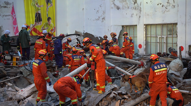 ​齐齐哈尔学校体育馆坍塌，11人遇难！那都是年轻的孩子，真相一步步扒开…（组图） - 4