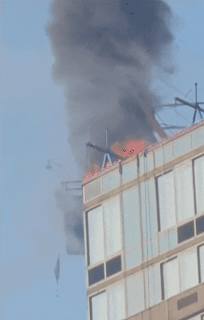 纽约高楼起重机起火，断臂撞向大楼再砸落地上，路人魂都吓没了（组图） - 10