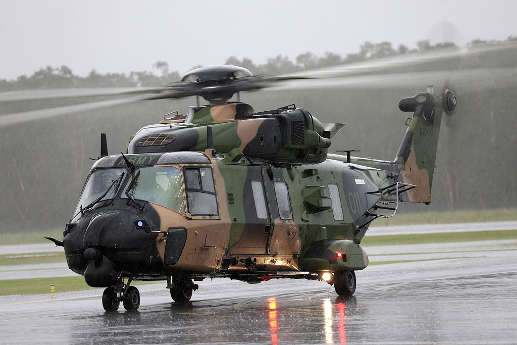坠海澳洲军方直升机部分残骸寻获，4机组员生死未卜（图） - 1