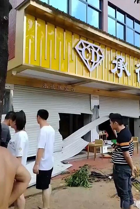 福建珠宝店财物被洪水冲光，店主称至少损失500万（组图） - 2