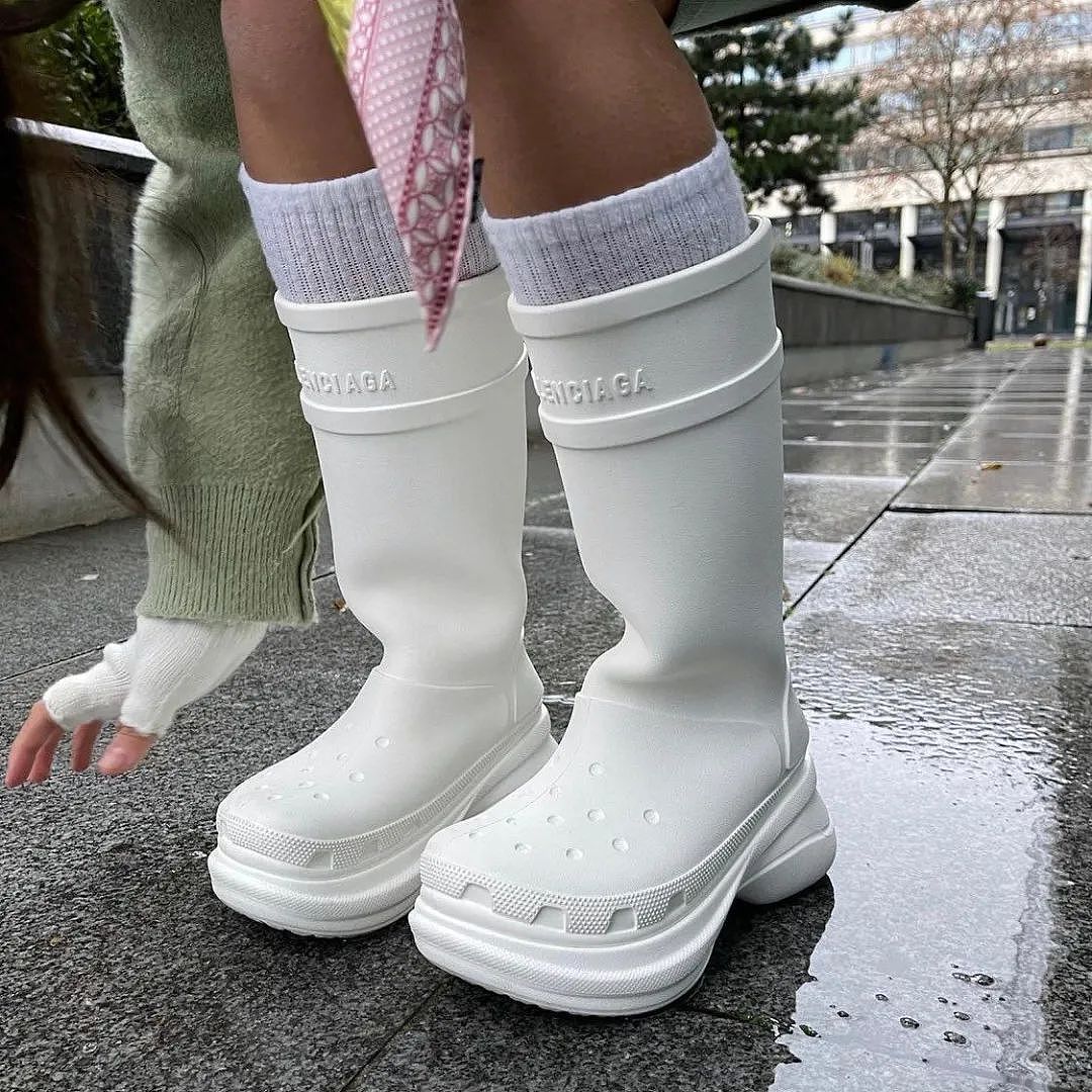 3000块的雨靴不防水，网友：巴黎世家看了都服你…（组图） - 54