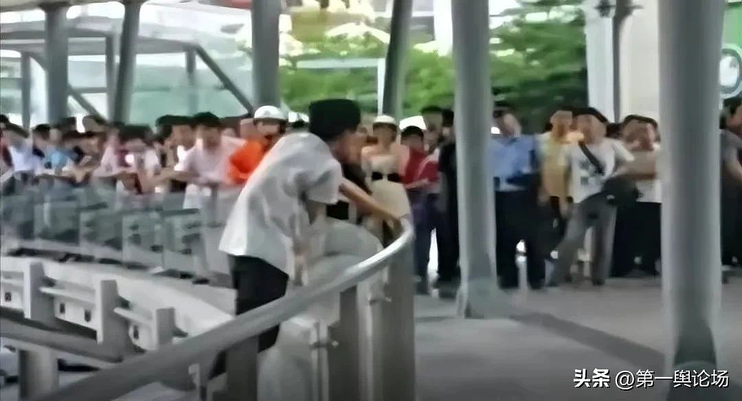 深圳16岁男孩跳桥自杀，路人女孩热吻拯救：没人要你，我要你（组图） - 3
