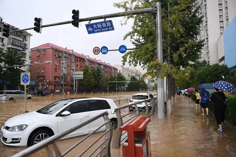 国内某大V曾称“半年没下什么雨了，北京还要防洪”？这样的蠢话，他说过不止一次（组图） - 1