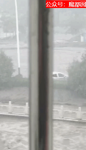 北京暴雨，大批汽車遭沖走，房屋漂河道，已造成2人死亡（视频/组图） - 49