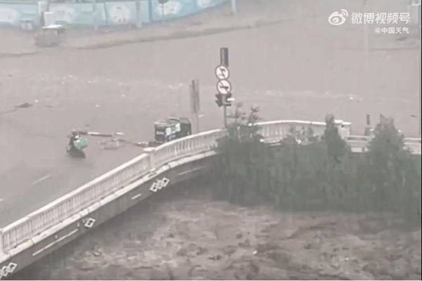 北京疏散5.2万人，门头沟5镇手机断讯，6条河破纪录（组图） - 1