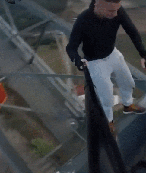 法国30岁网红爬香港68楼天台坠亡！他以极限攀爬高楼闻名，曾疯狂敲打68楼窗户求救（视频/组图） - 20