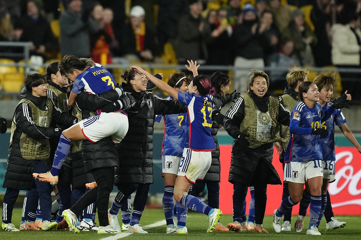 女足世界杯：日本4-0西班牙3连胜晋级！澳大利亚4-0加拿大夺头名（组图） - 2
