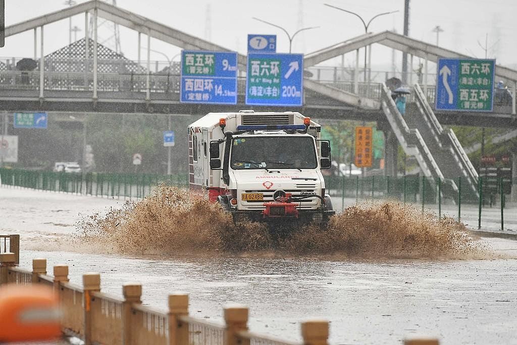 北京大暴雨致11人死亡，12万人紧急转移！知名顶奢酒店被冲毁，住客发帖求救（组图） - 3