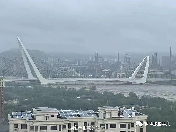 上万一晚的酒店被冲走，有人在河里捞空调，北京2天下了半年的雨量（组图） - 7