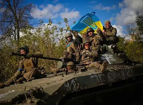 反攻真的动了！乌军百辆坦克勐攻扎波罗热俄防线（组图） - 3
