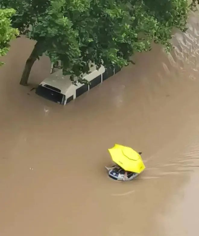 河北涿州被困暴雨，当地警方发微博求援又删除…（组图） - 1