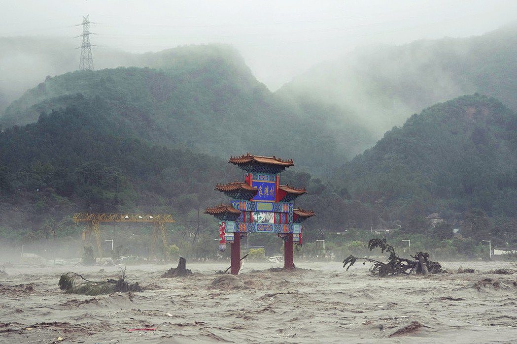 大水围困河北：涿州13万人受灾，泄洪与暴雨的全城呼救（组图） - 4