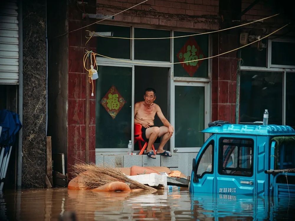 被洪水包围的涿州：很多老人“宁死也不走，觉得水不会太大”（组图） - 24