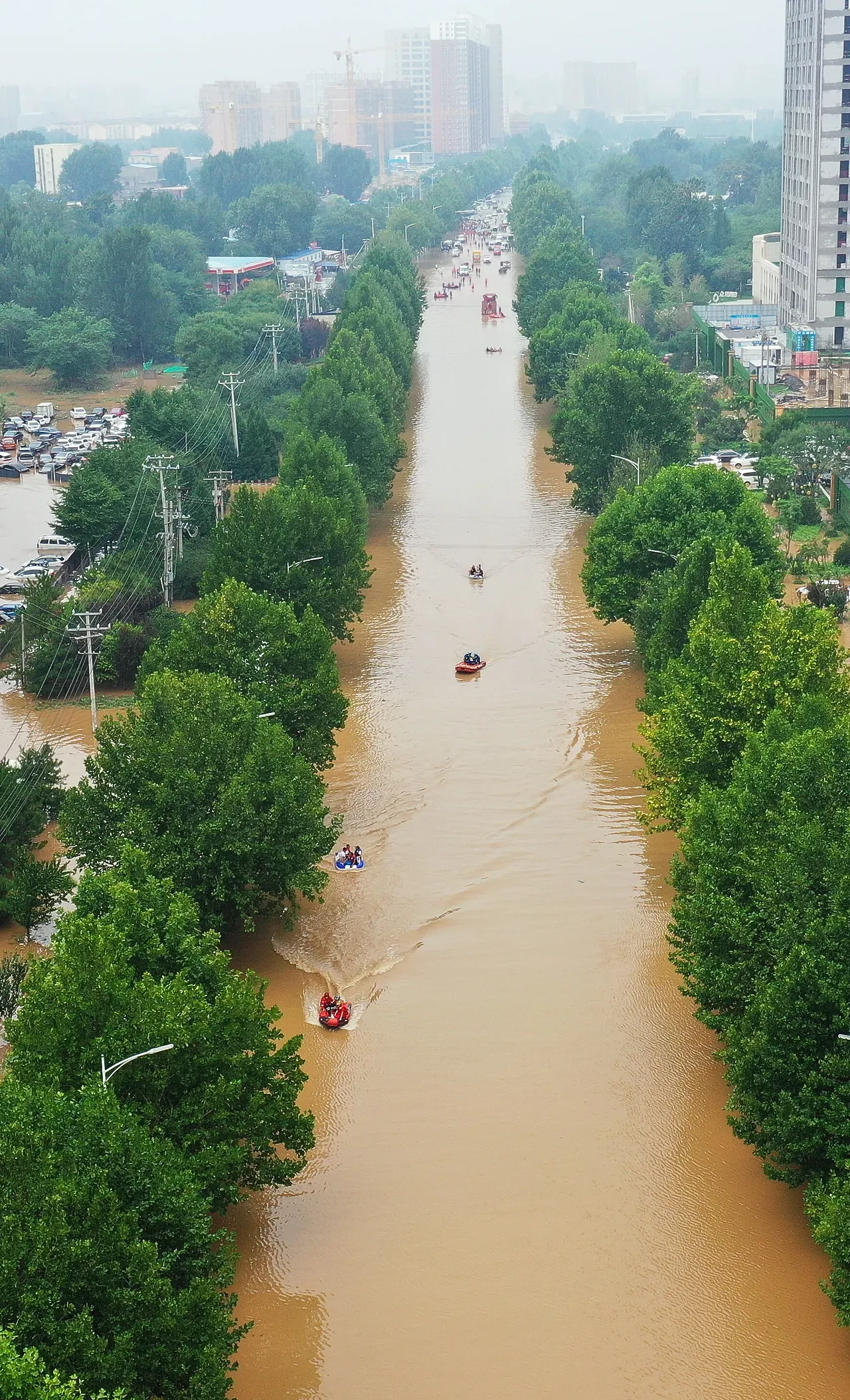 中共党官勘灾称“当好北京护城河”，灾民炸锅：河北人的命也是命（组图） - 2