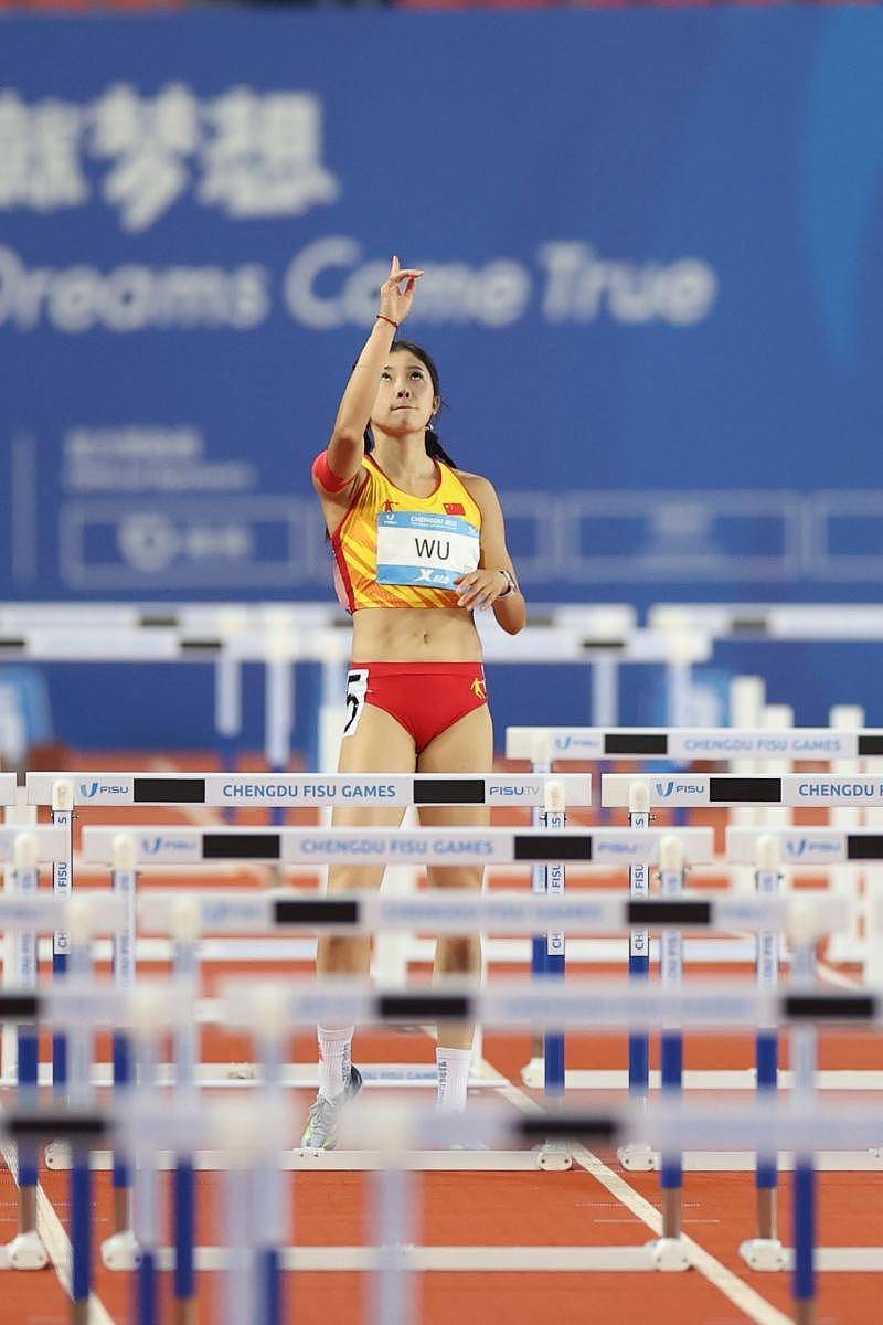 “又美又飒”的吴艳妮创个人最好成绩，大运会女子100米栏摘银（组图） - 2