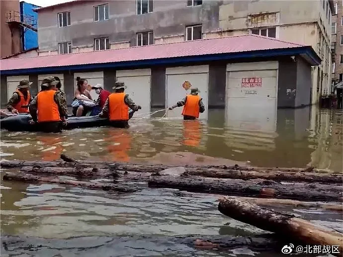 黑龙江25河31水库超警戒水位，解放军北部战区出动（组图） - 1