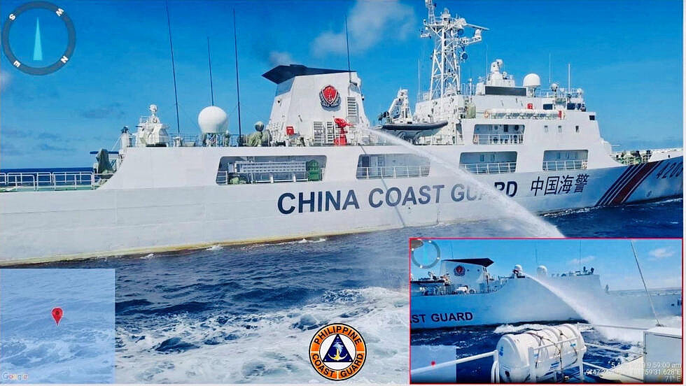 中国水炮袭击后指责菲律宾船只“非法“进入其南海水域（图） - 1