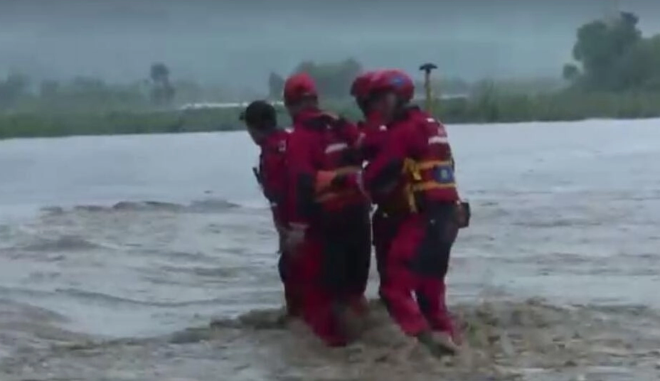 中国提高东北洪水级别，至少215人死亡或失踪（组图） - 1