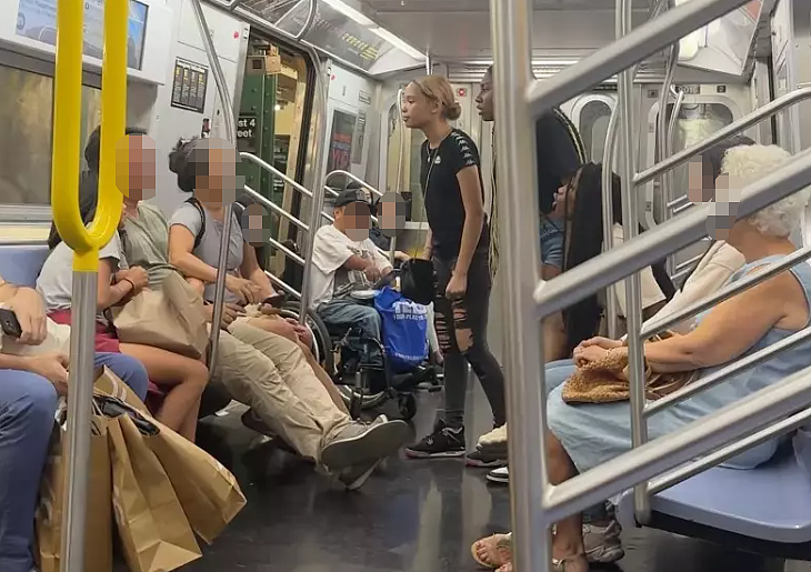 太猖狂！华裔在纽约地铁被嘲笑，华女目击者惨遭3非裔殴打（组图） - 1