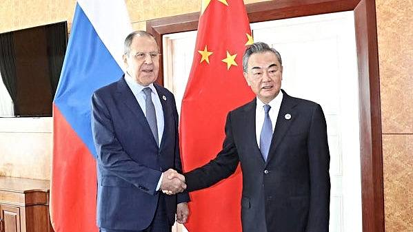乌克兰和平峰会后与俄外长通话，王毅：中俄是靠得住的好朋友（图） - 1